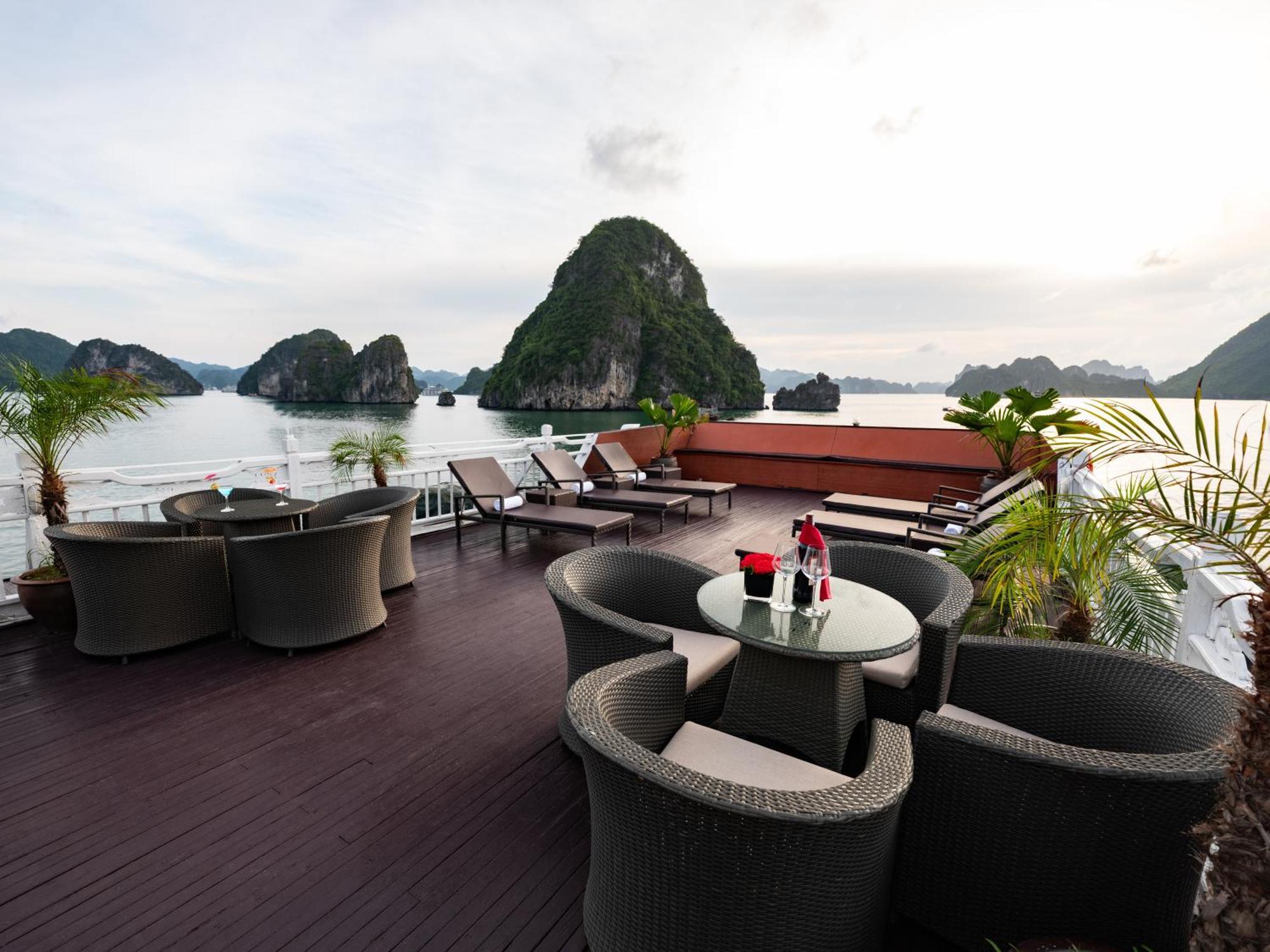Hera Boutique Cruise Ha Long Bay Esterno foto