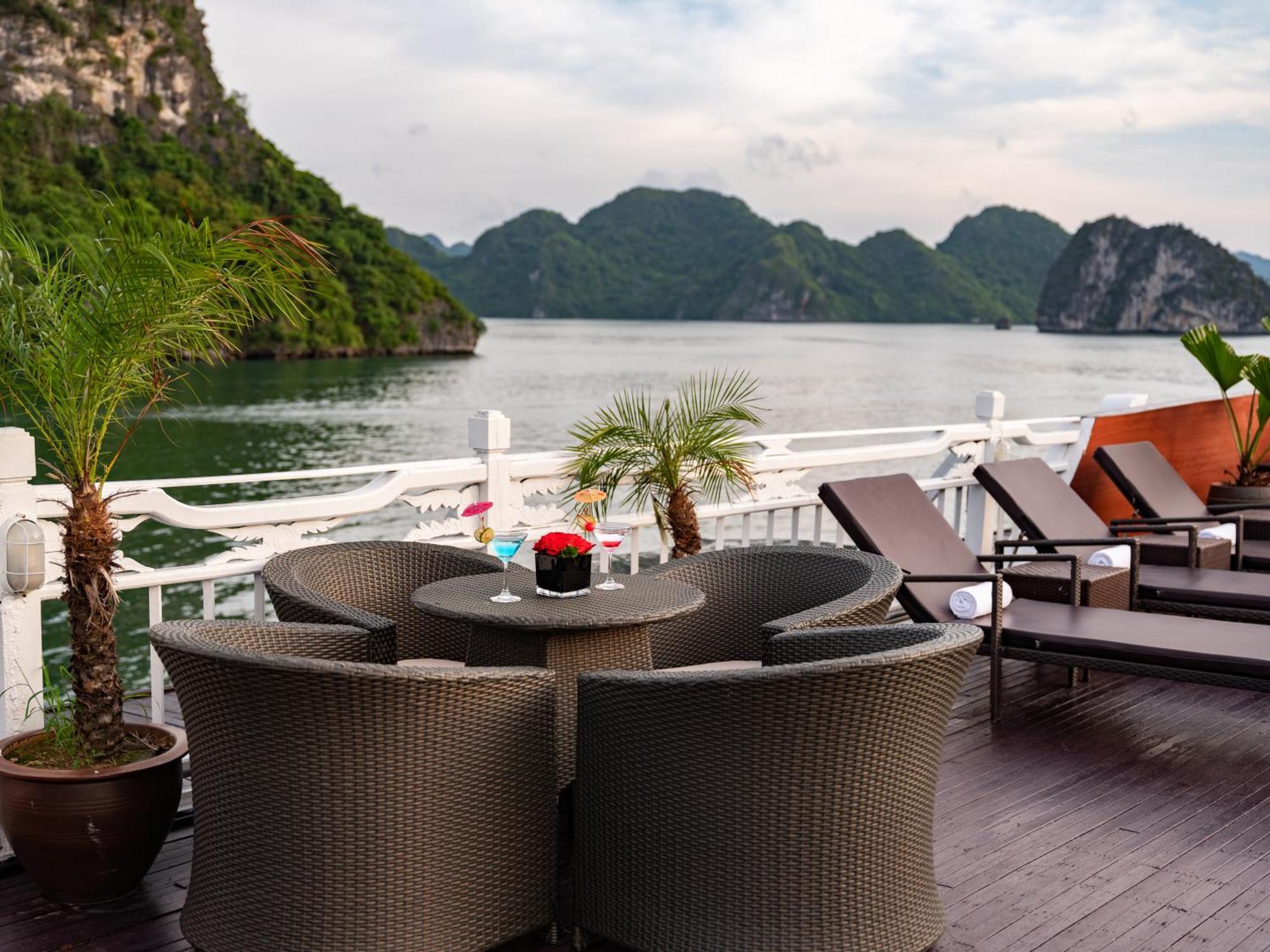 Hera Boutique Cruise Ha Long Bay Esterno foto