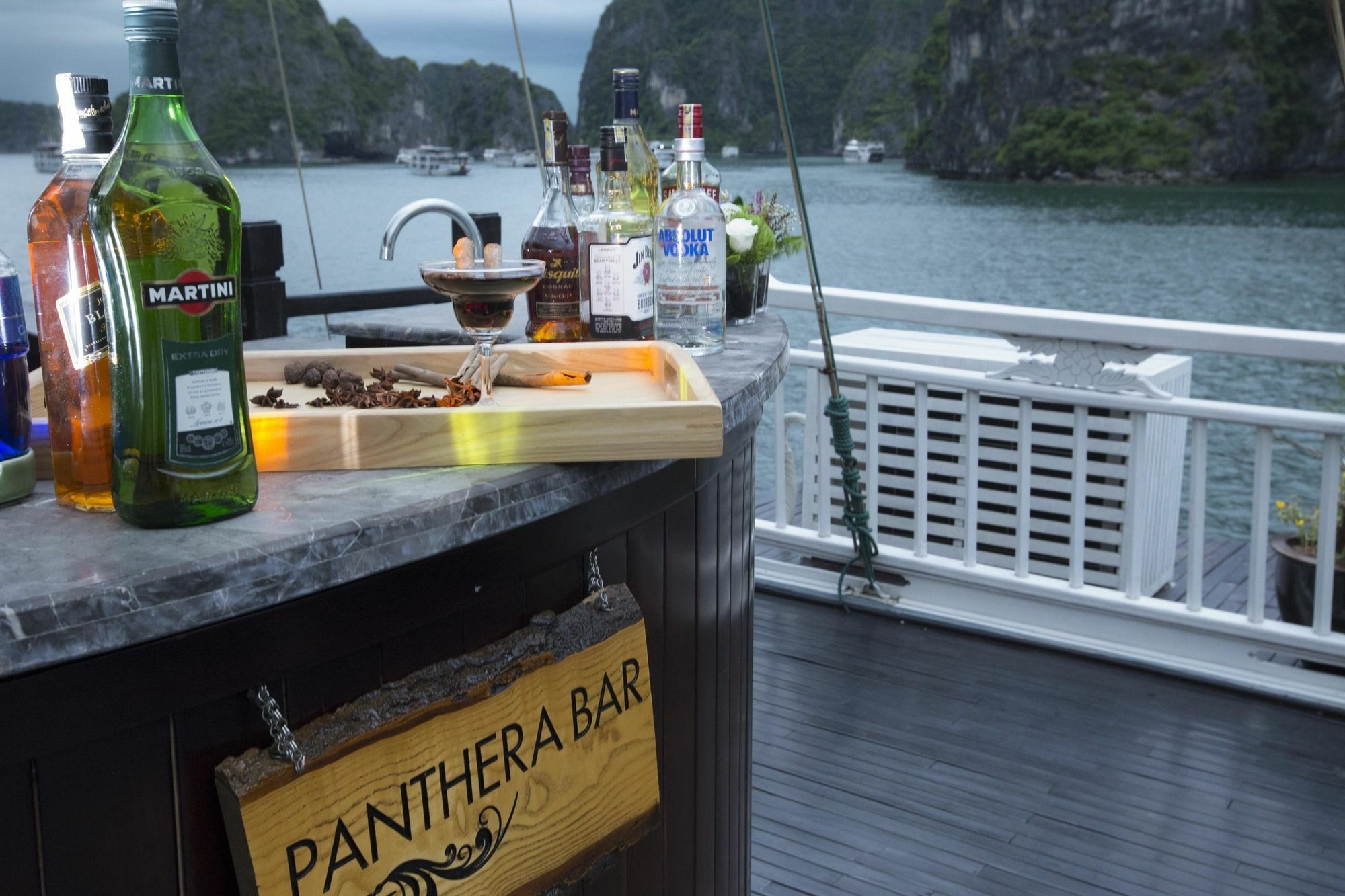 Hera Boutique Cruise Ha Long Bay Esterno foto